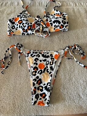 Printed Tie-Side Bikini Set in White, Black & Orange NEW no tags
